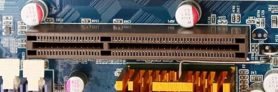 AGP puerto de gráficos acelerado en motherboard