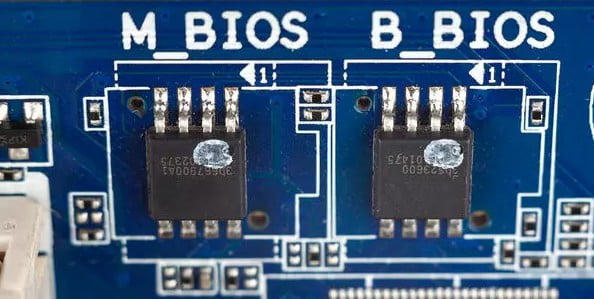 localización del bios en la motherboard